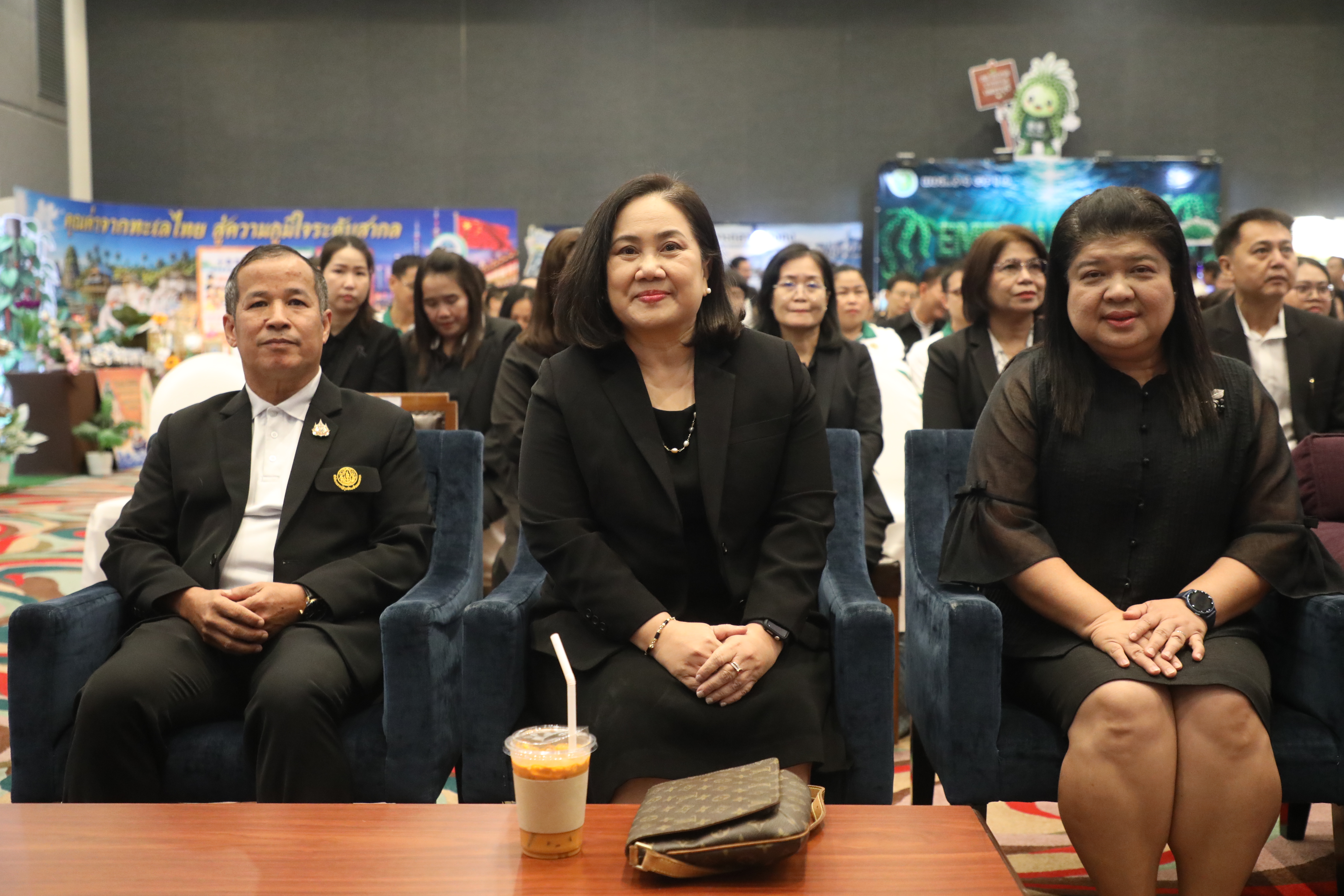 title - เข้าร่วมชมการจัดนิทรรศการ และนำเสนอผลงานกลุ่ม สินค้าเกษตรมูลค่าสูงและแผนผลักดันสินค้าเกษตรมูลค่าสูง เพื่อการส่งออกไปยังต่างประเทศ หลักสูตร นักบริหารการพัฒนาการเกษตรและสหกรณ์ ระดับสูง (นบส.) รุ่นที่ 94
